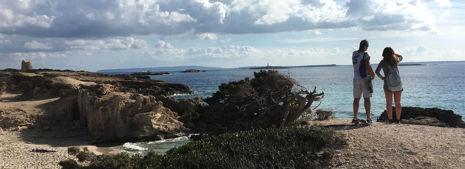 Tres rutas de senderismo por Ibiza para la primavera