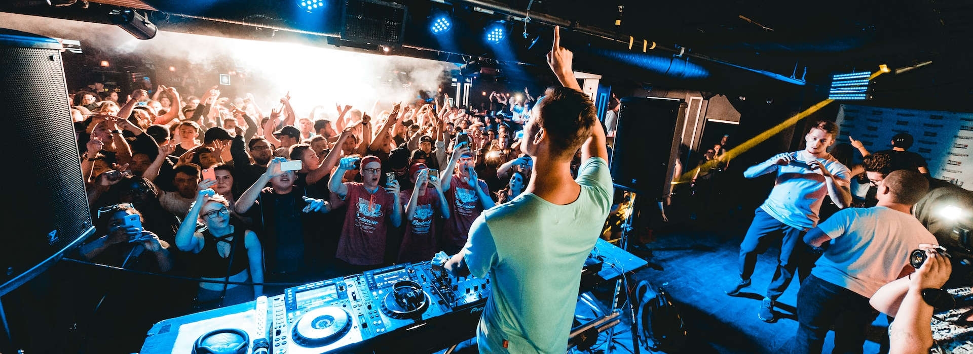Nightlife in Playa d'en Bossa: activities for parties in Ibiza