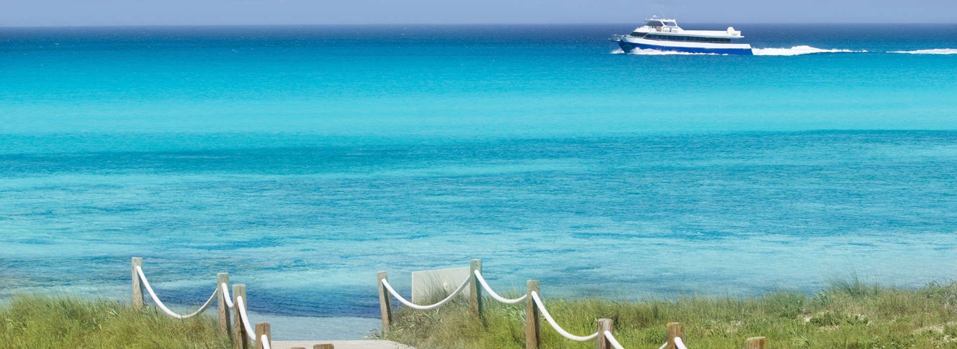 Discover the exciting boat trips to Formentera from our hotel in Playa d'en Bossa, Ibiza