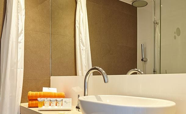 Ibiza Sun Apartments Junior Suite Living Bathroom